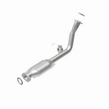 Load image into Gallery viewer, MagnaFlow Direct Fit Catalytic Converter 96-00 Toyota 4 Runner 2.7 - 24286