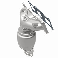 Load image into Gallery viewer, Magnaflow 07-10 Kia Sedona 3.8L California Grade CARB Compliant DF Manifold Catalytic Converter - 5582855