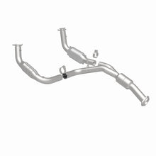 Load image into Gallery viewer, MagnaFlow Direct Fit Catalytic Converter 11-13 Chev Silverado 2500 HD/3500 HD 6.0L - 51812