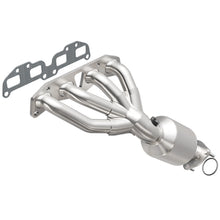 Load image into Gallery viewer, MagnaFlow Direct Fit Catalytic Converter 05-13 Nissan Frontier 2.5L - 51596