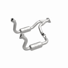 Load image into Gallery viewer, MagnaFlow DF Cat Conv 08-10 Ford F-250/F-250 SD/F-350/F-350 SD 5.4L/6.8L/F-450 SD 6.8L Y-Pipe Assy - 51760
