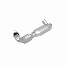Load image into Gallery viewer, MagnaFlow Direct Fit Catalytic Converter 01-02 Ford F-150 5.4L - 51324