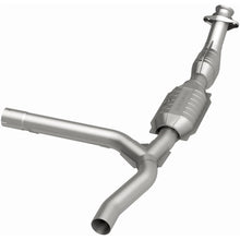 Load image into Gallery viewer, MagnaFlow Direct Fit Catalytic Converter 01 Ford F-150 4.2L - 51301