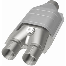 Load image into Gallery viewer, MagnaFlow Universal Catalytic Converter 2.5/2 Single/Dual O2 - 51667