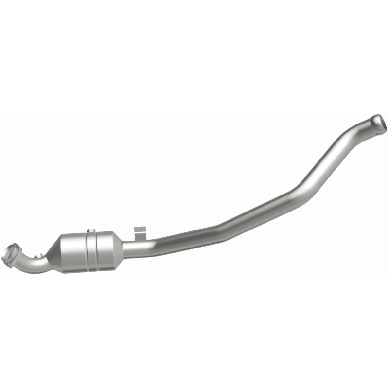 MagnaFlow Direct Fit Catalytic Converter 2006-2011 R350 3.5 L Underbody - 52178