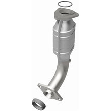 Load image into Gallery viewer, MagnaFlow Direct Fit Catalytic Converter 01-02 Kia Sportage Rear - 50668