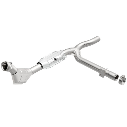 MagnaFlow Direct Fit Catalytic Converter 99-00 Ford F-150 4.6L - 447138