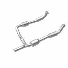 Load image into Gallery viewer, MagnaFlow Direct Fit Catalytic Converter OEM 07-08 Ford E-150 - 5582640