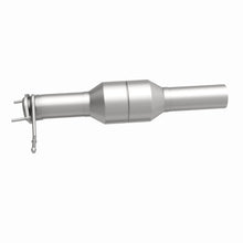 Load image into Gallery viewer, MagnaFlow Direct Fit Catalytic Converter 03-05 Ford F250/350 SD 6.0 - 60511