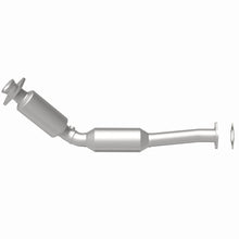 Load image into Gallery viewer, MagnaFlow 04-11 Lincoln Town Car V8 4.6L GAS California Catalytic Converter Direct Fit - 5411010