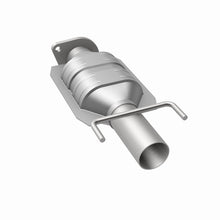 Load image into Gallery viewer, MagnaFlow Direct Fit Catalytic Converter 95-02 Lincoln Continental - 51371