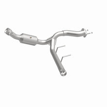 Load image into Gallery viewer, MagnaFlow 2021 Ford F-150 Right Underbody 5L Direct Fit Converter - 280275