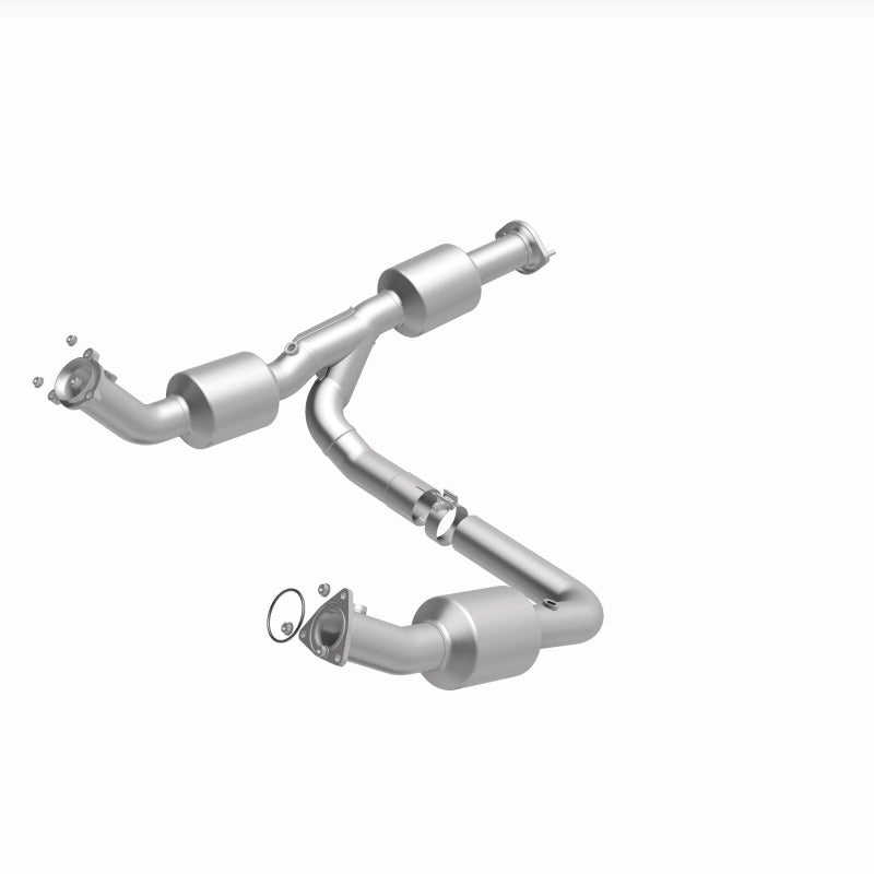 MagnaFlow 18-20 Chevrolet Express 2500 Single Underbody 4.3L Direct Fit Catalytic Converter - 280210
