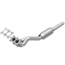 Load image into Gallery viewer, MagnaFlow Direct Fit Catalytic Converter 98-03 VW Beetle 2.0L - 51393