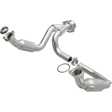 Load image into Gallery viewer, MagnaFlow Direct Fit Catalytic Converter 2007-2008 Cadillac Escalade 6.2L - 5451631