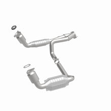 Load image into Gallery viewer, MagnaFlow Direct Fit Catalytic Converter 99-00 Chevy Pickups 4.3L - 447284