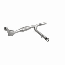 Load image into Gallery viewer, MagnaFlow Direct Fit Catalytic Converter 99-00 Ford F-150 4.6L - 447136