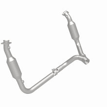 Load image into Gallery viewer, MagnaFlow 2006 Dodge Ram 1500 5.7L Direct Fit Converter - 5451711
