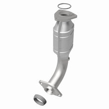 Load image into Gallery viewer, MagnaFlow Direct Fit Catalytic Converter 01-02 Kia Sportage Rear - 50668