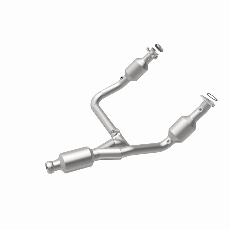 MagnaFlow 14-15 Chevrolet Silverado 1500 5.3L Direct-Fit Catalytic Converter - 5582642