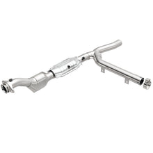Load image into Gallery viewer, MagnaFlow Direct Fit Catalytic Converter 97-98 Ford Trucks 4.6L - 447178