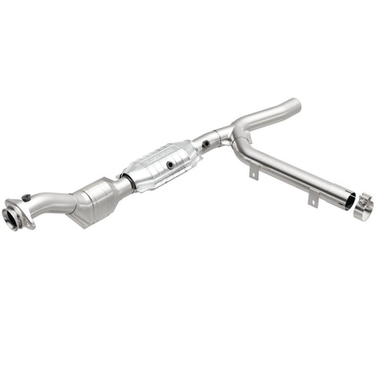 MagnaFlow Direct Fit Catalytic Converter 97-98 Ford Trucks 4.6L - 447178