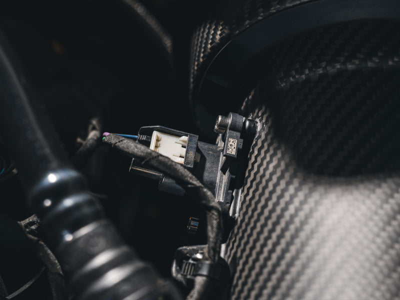 AWE Tuning 24-26 Ford S650 Mustang GT/Dark Horse S-FLO Carbon Intake - 2660-15650