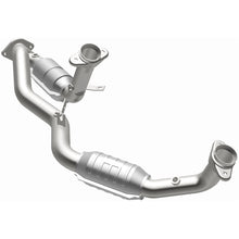 Load image into Gallery viewer, MagnaFlow Direct Fit Catalytic Converter 96-99 Taurus 3.4L Front C - 23533