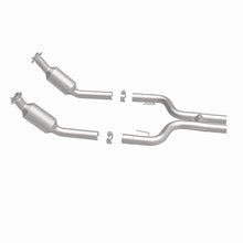 Load image into Gallery viewer, MagnaFlow Direct Fit Catalytic Converter 07-10 Ford Mustang 4.6L - 5561001