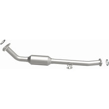 Load image into Gallery viewer, MagnaFlow Direct Fit Catalytic Converter OEM 2001-2004 Toyota Sequoia Underbody - 4551061