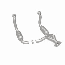 Load image into Gallery viewer, MagnaFlow DF Cat Conv 08-10 Ford F-250/F-250 SD/F-350/F-350 SD 5.4L/6.8L/F-450 SD 6.8L Y-Pipe Assy - 51760