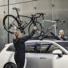 Load image into Gallery viewer, Thule FastRide Fork-Mount Roof Bike Rack (For Quick-Release Bikes/Adapter Req. for Thru-Axle) - Blk - 564005