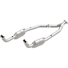 Load image into Gallery viewer, MagnaFlow Direct Fit Catalytic Converter 99-04 LR Discovery V8 OEM - 49720