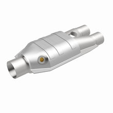 Load image into Gallery viewer, MagnaFlow Universal Catalytic Converter 2.5/2 Single/Dual O2 - 51667