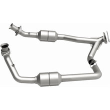 Load image into Gallery viewer, MagnaFlow Direct Fit Catalytic Converter 2002 Ford E-Series Vans 5.4L - 447378