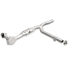 Load image into Gallery viewer, MagnaFlow Direct Fit Catalytic Converter 99 F150/250 4.6L P/S - 93395