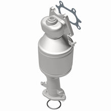Load image into Gallery viewer, MagnaFlow Direct Fit Catalytic Converter 04-07 Saturn VUE 3.5L Rear - 24741