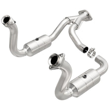 Load image into Gallery viewer, MagnaFlow DF Cat Conv 08-10 Ford F-250/F-250 SD/F-350/F-350 SD 5.4L/6.8L/F-450 SD 6.8L Y-Pipe Assy - 51760