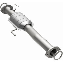 Load image into Gallery viewer, MagnaFlow Direct Fit Catalytic Converter 99-02 4Runner 3.4L rear OEM - 49579