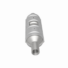 Load image into Gallery viewer, MagnaFlow Universal Catalytic Converter 97-02 Ford Truck And Vans - 55400