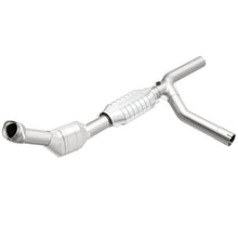 Load image into Gallery viewer, MagnaFlow Direct Fit Catalytic Converter 97-99 E-150/250 4.6L P/S - 93391