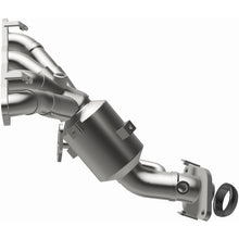 Load image into Gallery viewer, MagnaFlow OEM Grade 12-17 Toyota Prius C Federal / EPA Compliant Manifold Catalytic Converter - 52441