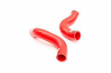 Load image into Gallery viewer, GrimmSpeed 04-08 Subaru Forester XT Radiator Hose Kit - Red - 405327