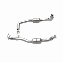 Load image into Gallery viewer, MagnaFlow Direct Fit Catalytic Converter 00-03 Ford E150 5.4L - 51378