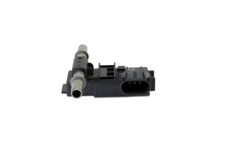 AEM Ethanol Content Flex Fuel Sensor w/ -6AN fittings Kit - 30-2201