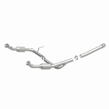 Load image into Gallery viewer, MagnaFlow Direct Fit Catalytic Converter OEM 2004-2005 Ford Explorer/Mercury Mountaineer Underbody - 4551013