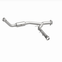 Load image into Gallery viewer, MagnaFlow 05-06 Ford Expedition 5.4L Direct Fit Converter - 4651411