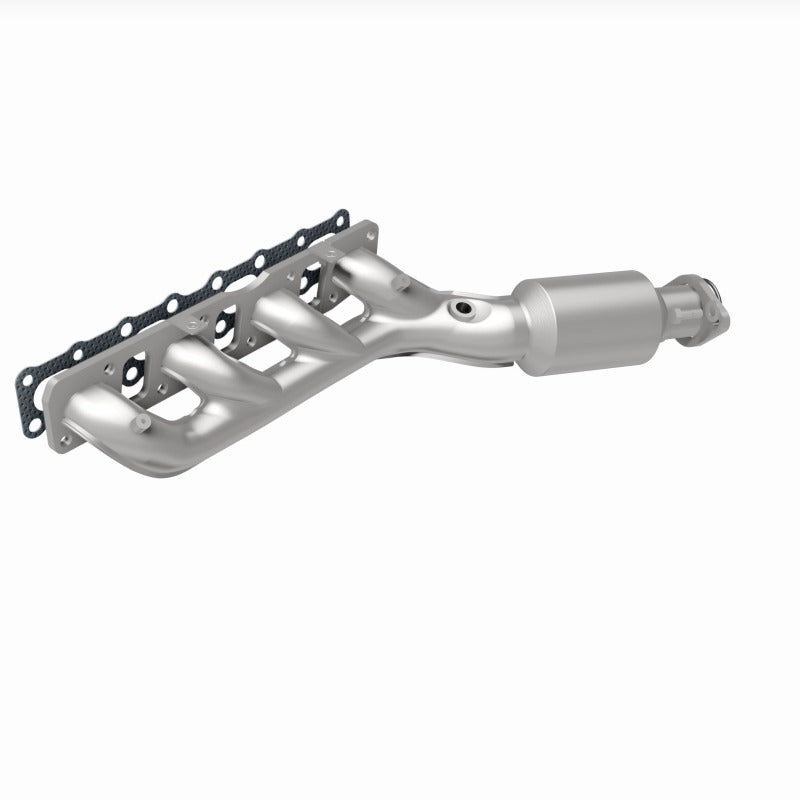 MagnaFlow Direct-Fit California Manifold Catalytic Converter 04-06 Nissan Titan 5.6L V8 - 4451500