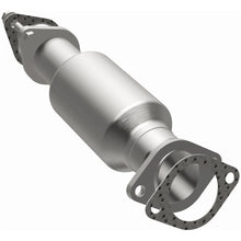 Load image into Gallery viewer, MagnaFlow Direct Fit Catalytic Converter 2011 Kia Sorento 3.5 Underbody - 52644