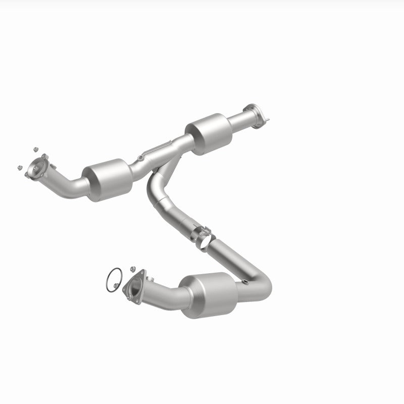 MagnaFlow 18-20 Chevrolet Express 2500 Single Underbody 4.3L Direct Fit Catalytic Converter - 280210